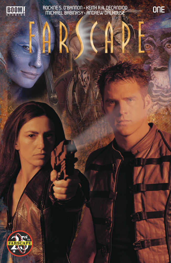 Variante fotográfica de la portada C del especial n.° 1 del 25.° aniversario de Farscape