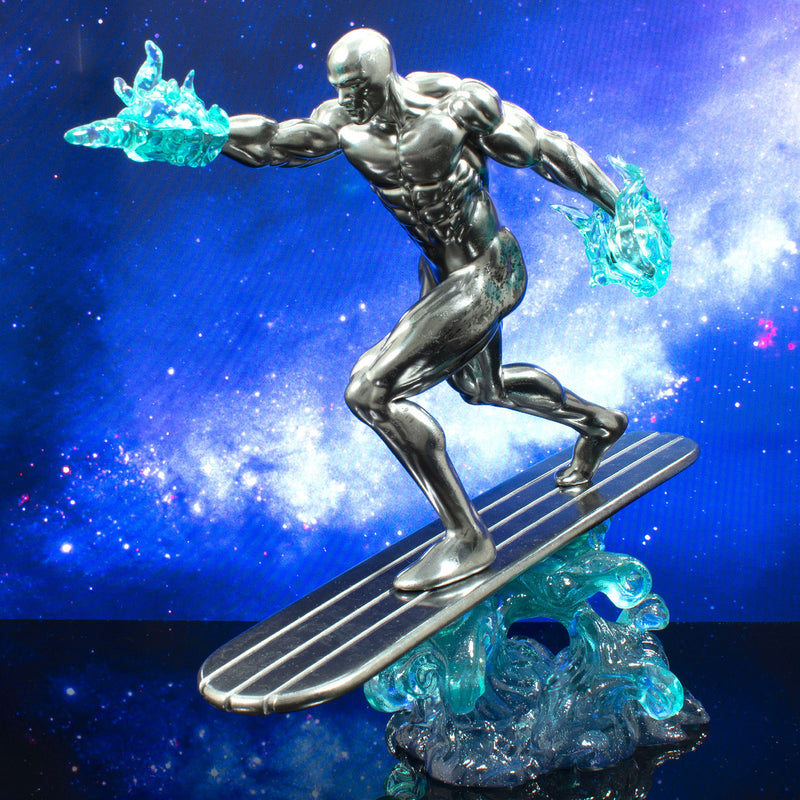 Estatua de PVC de Silver Surfer de Marvel Gallery Comic